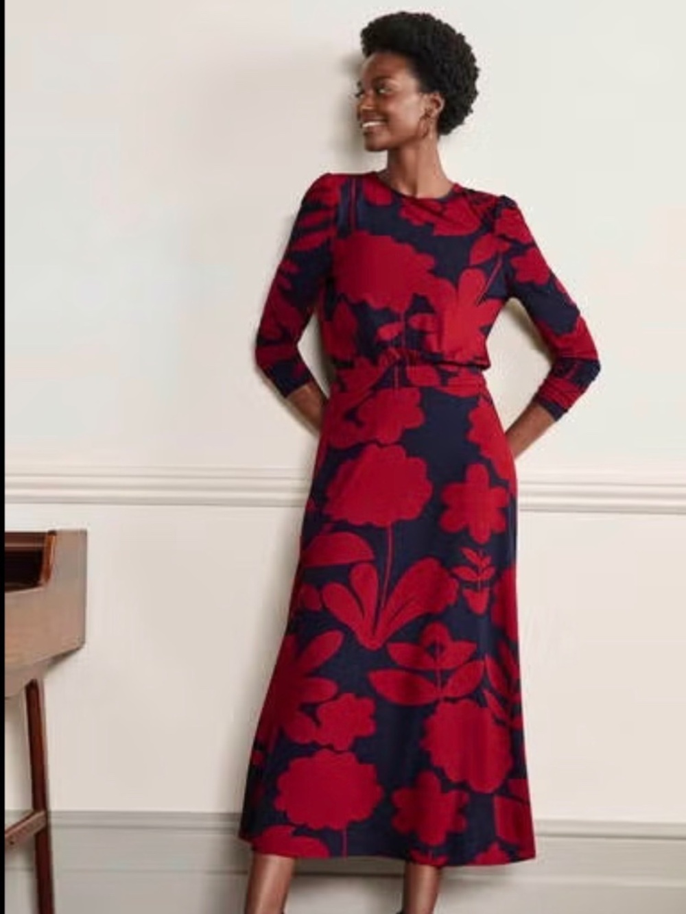 NWOT Boden Jersey Navy and Red Floral Long Sleeved Midi Dress — Women’s Sz 2